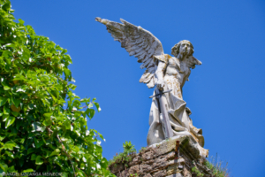 El Angel Exterminador, Comillas
