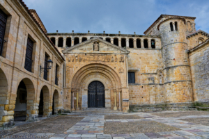 Colegiata de Santa María, Santillana del Mar